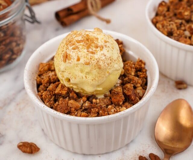 Vegán Apple Crumble vanília fagyival