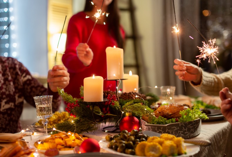 cozy-winter-scenes-with-family-1