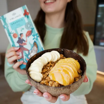 pecan granola smoothie bowl